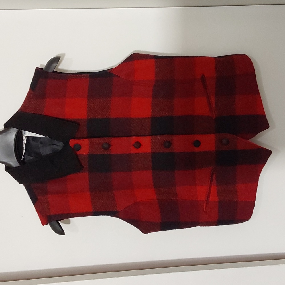 Westport Vintage  Red /Black  Buffalo Checkered Vest